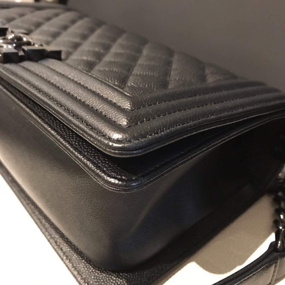 ❌SOLD❌ Chanel so black Le Boy in old medium - Picture 3 of 8
